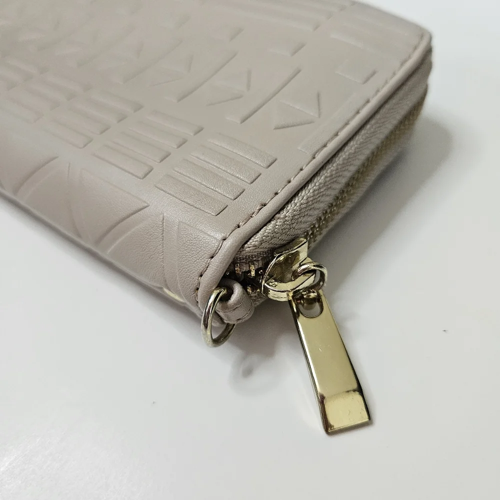 Target Wallet - Picture 7 of 12